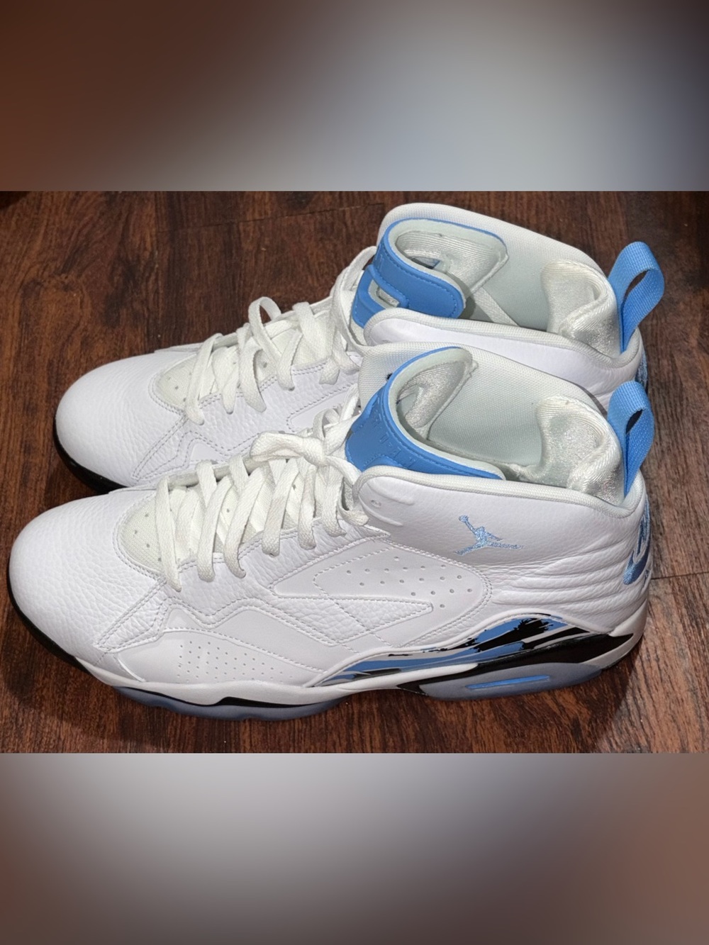 Jordan size 9 - Picture 3 of 16